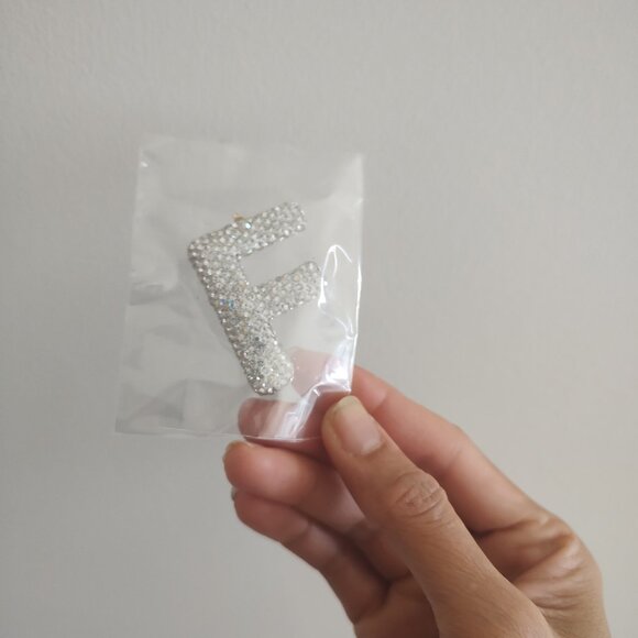 F charm with 18k real gold hook - Picture 2 of 3